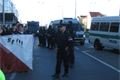 Za obřího dohledu policie pochod vyráží do ulic na Borech.