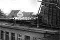 Utžená střecha v roce 1984. 