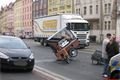 Auto se srazilo s pojízdným stánkem s kávou, Klatovská 11.11.2013. 