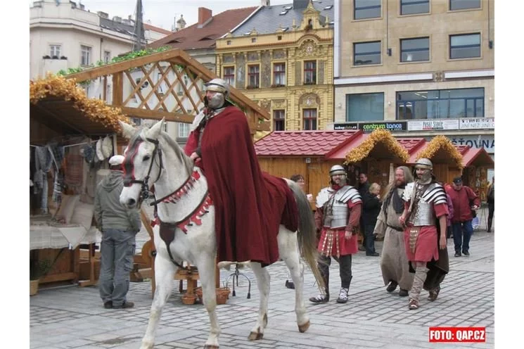 Na Martinské trhy dorazil i Svatý Martin s družinou. Na Martinské trhy dorazil i Svatý Martin s družinou.