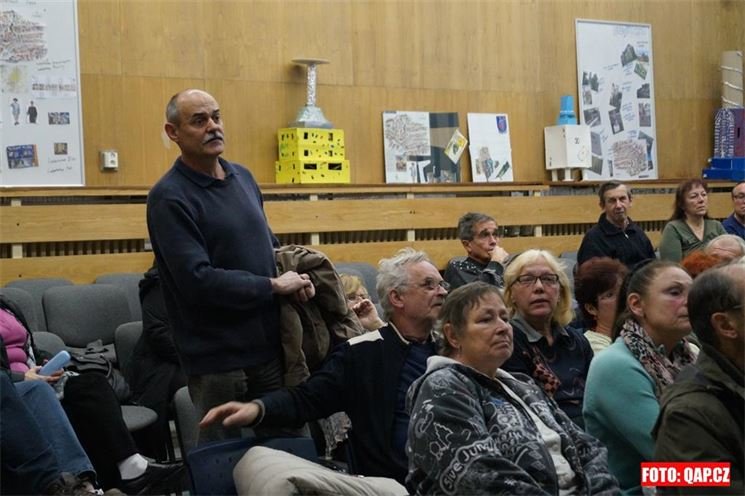 Debata o plánech na rekonstrukci centrálního parku na Lochotíně. 