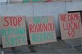 Protest proti demolici domu číslo 40 v Luční ulici na Roudné.