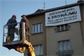 Protest proti demolici domu číslo 40 v Luční ulici na Roudné.
