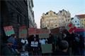 Protest proti demolici domu číslo 40 v Luční ulici na Roudné.