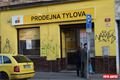 Uzavřená prodejna PMDP v Tylově ulici. 