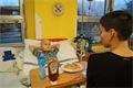 Vlaďka a Tomáš Řepkovi navštívili děti na Hemato-onkologickém oddělení FN Plzeň.