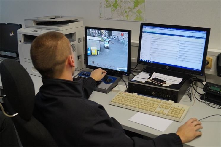Obvodní oddělení PČR na Slovanech po rekonstrukci. Obvodní oddělení PČR na Slovanech po rekonstrukci.