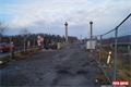 Na mostě už je položená izolace a beton, naopak zábradlí ještě chybí. 