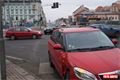 Nehoda tří osobních aut na křižovatce Klatovská - Borská v Plzni. 