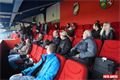 VIP tribuna. Fanoušci seděli na místech, kde jindy sedávají majitelé klubů nebo třeba zástupci UEFA. 
