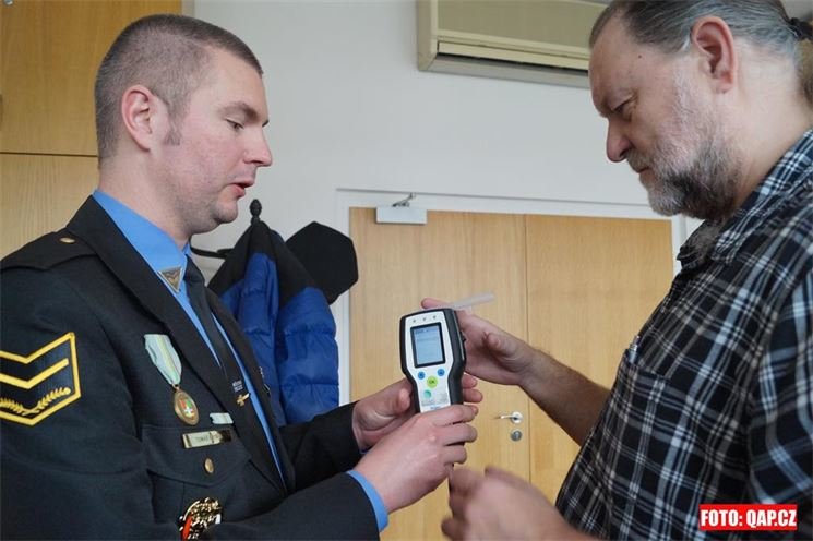 Starostu obvodu otestoval sám velitel strážníků na Slovanech. 