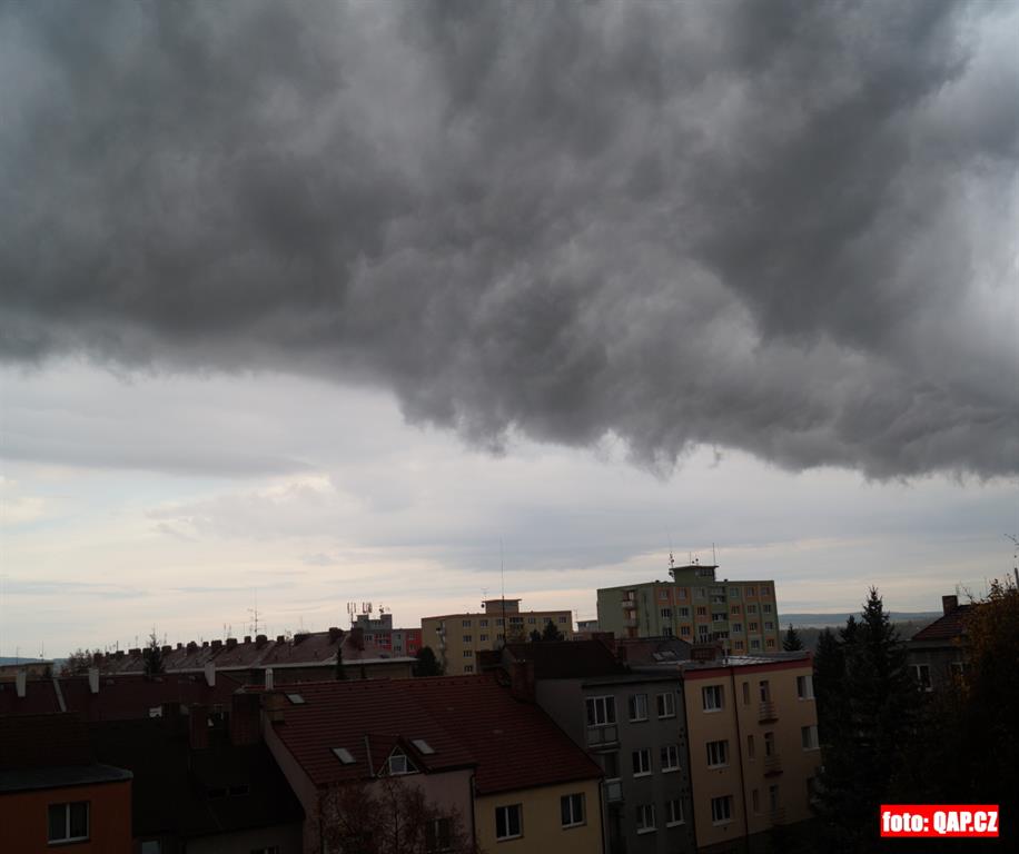 Výstraha ČHMÚ: Na Plzeňský kraj se ženou silné bouřky