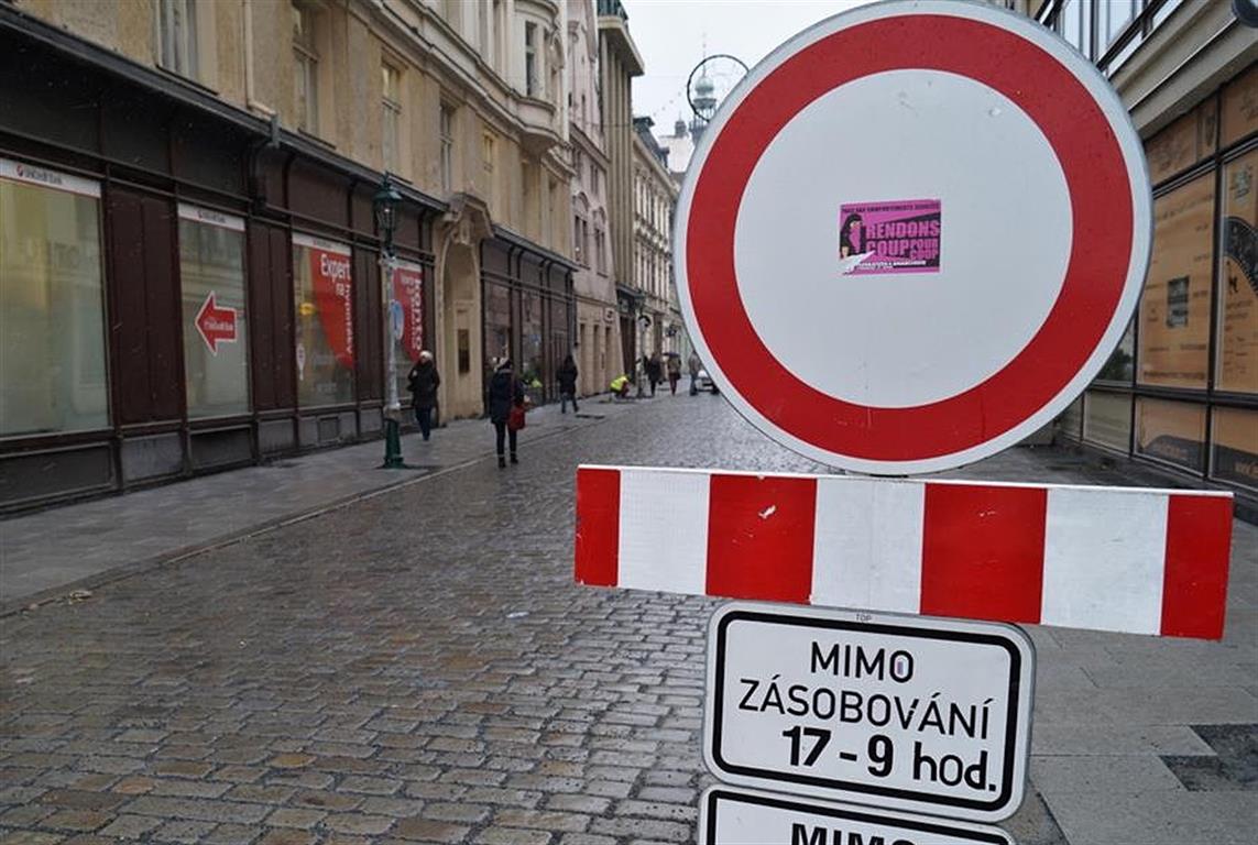 Pozor na uzavírky v okolí Husova náměstí! Omezení odstartují už v březnu