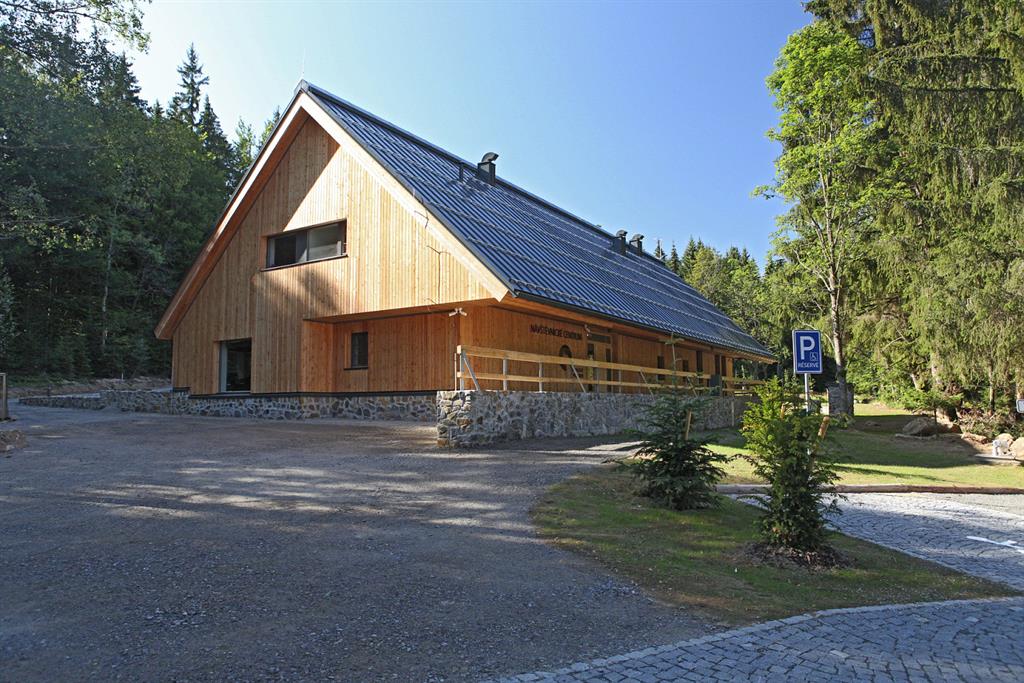 Pozor při výletu na Srní. Toalety v návštěvnickém centru jsou mimo provoz
