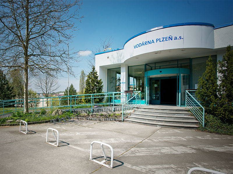 Vodárna Plzeň opraví poškozený úsek potrubí v Malostranské ulici 