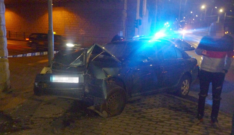 Víkend strážníků: kocourek u popelnic, auto v plamenech i krádež čokolád - FOTKY
