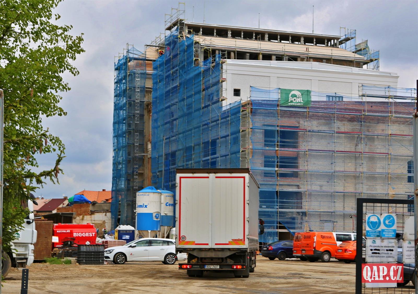 Světovar se proměňuje. Vzniká TechTower i nové byty! Fotky a vizualizace
