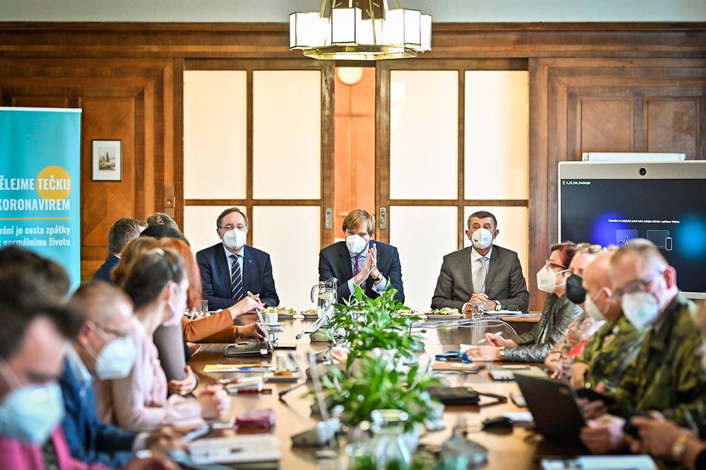 Premiér Babiš uvedl Adama Vojtěcha do fuknce ministra zdravotnictví