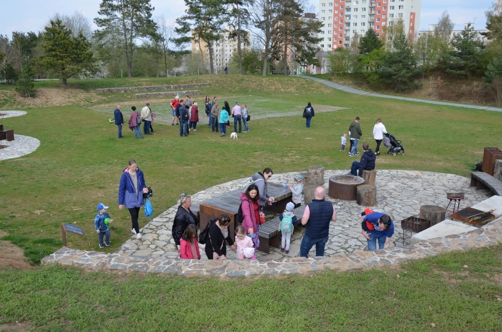 Na okraji Košutky vznikl nový park, jmenuje se Podzemník - FOTKY