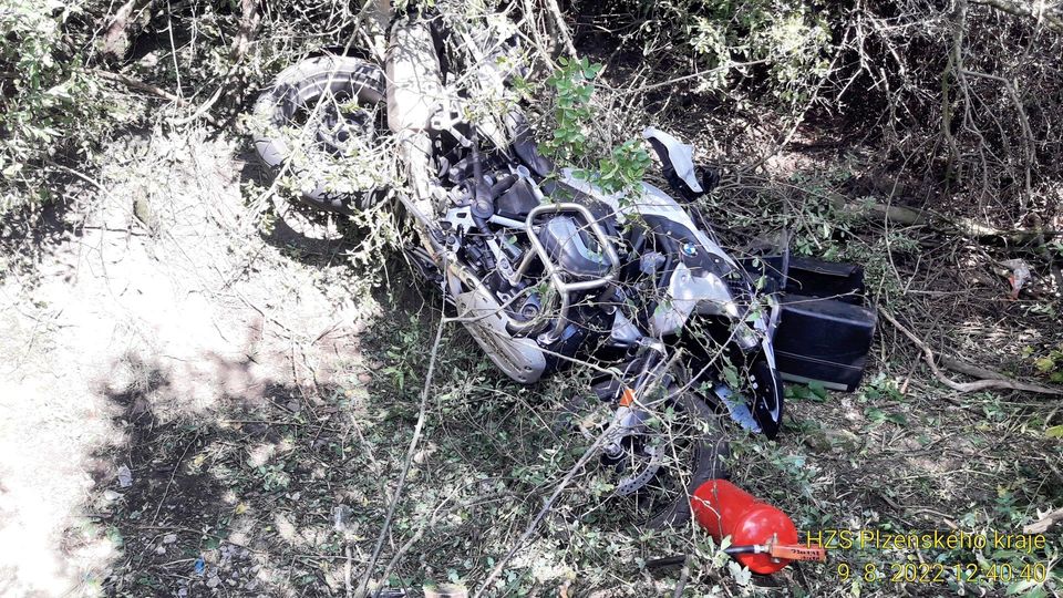 V Plzeňském kraji bourají motorkáři. Na Rokycansko letěl vrtulník! – FOTKY