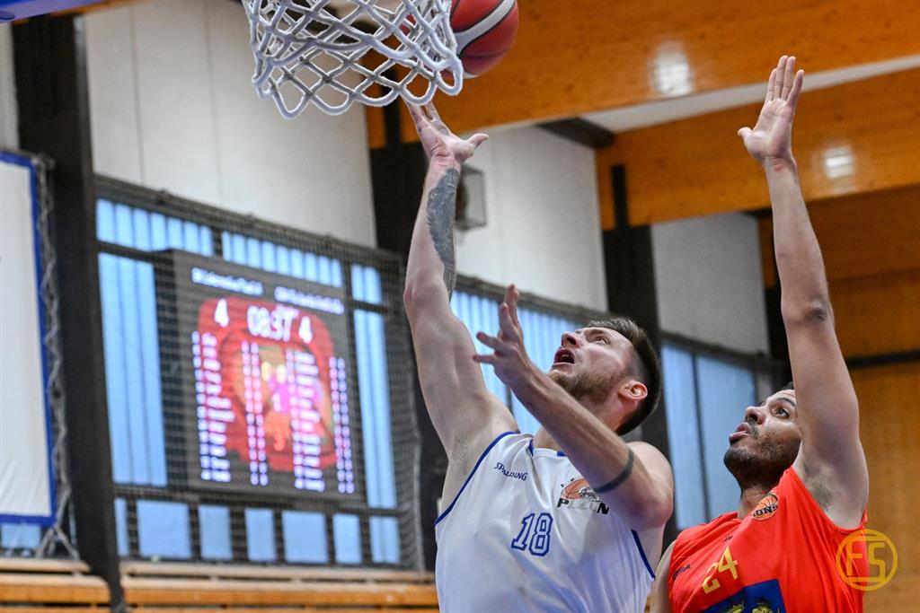 Basketbalisté Plzně podlehli Jindřichovu Hradci 70:97 – FOTKY