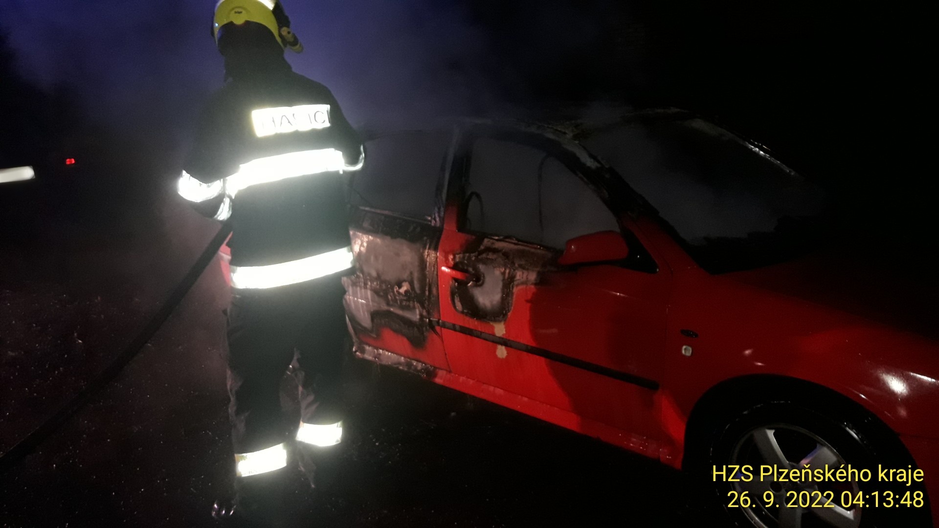 Dopravní nehoda i požár vozidla. Hasiči mají od rána plné ruce práce - FOTKY