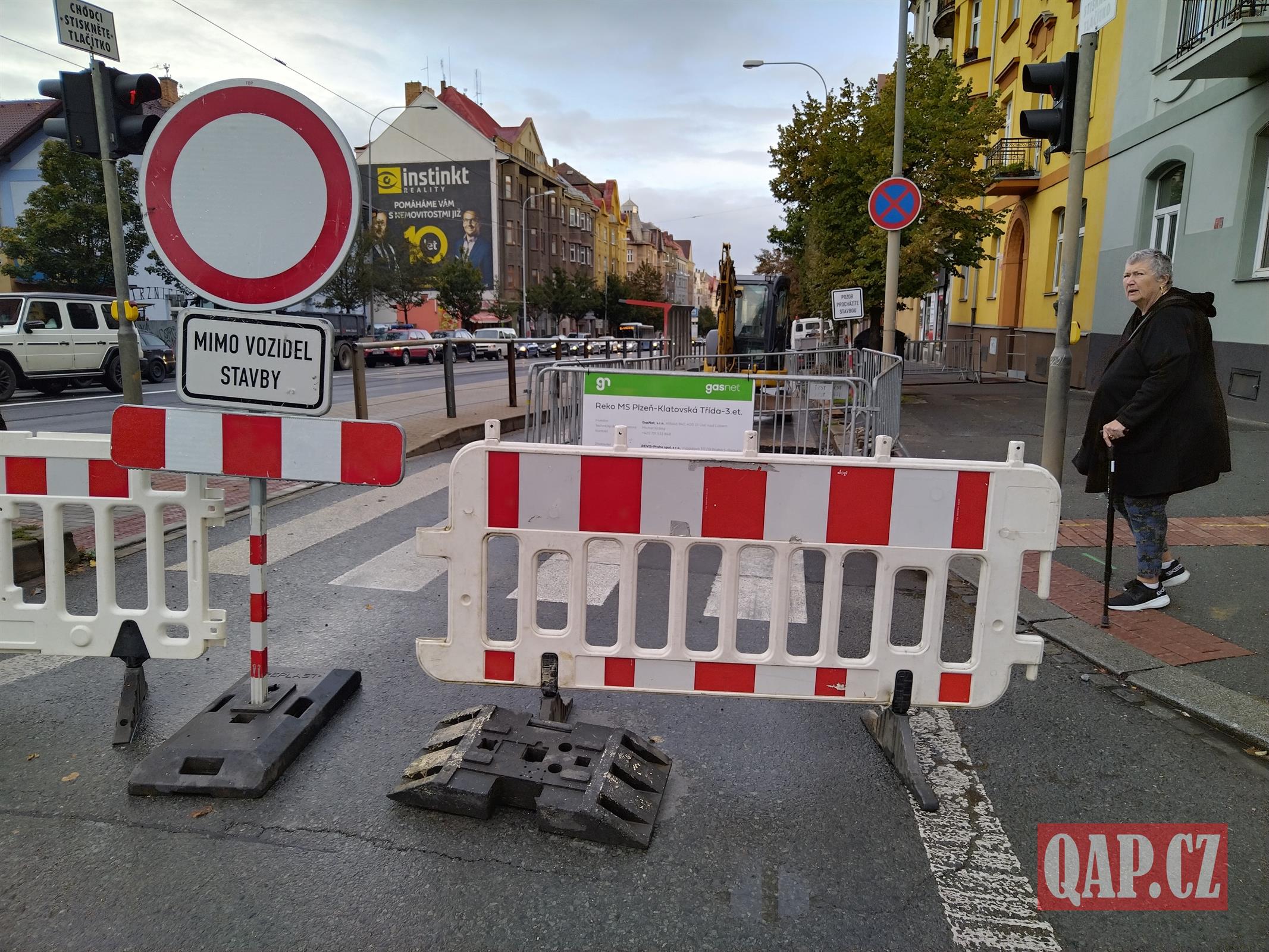 Uzavírka na Klatovské komplikuje dopravu – FOTKY