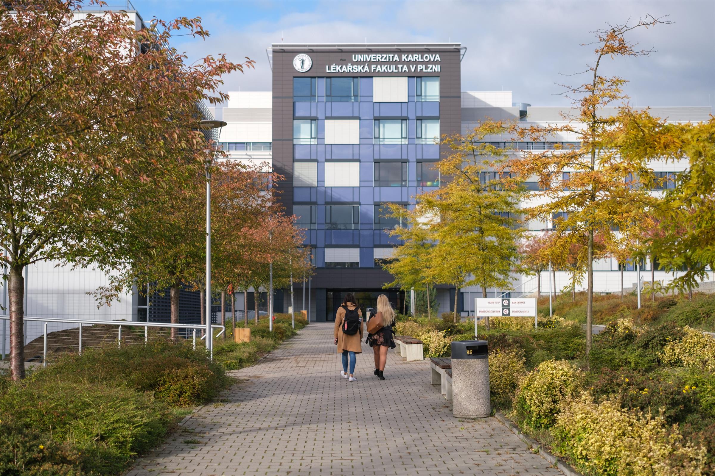 Budoucí lékaři mají v Plzni zbrusu nový kampus - FOTKY