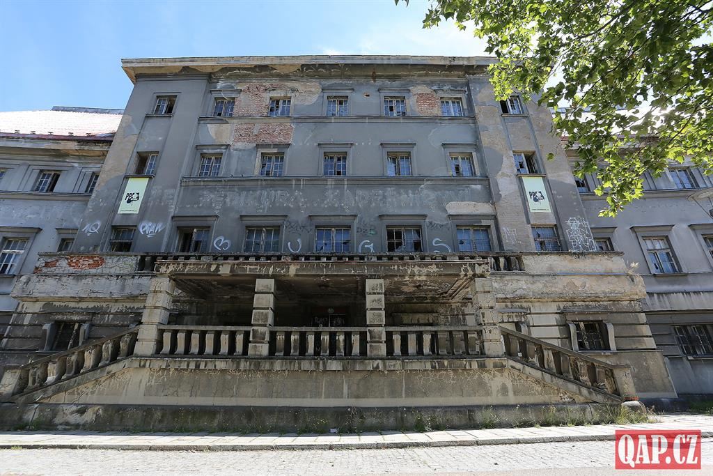 Podívejte se s QAPem do bývalých městských lázní v Plzni - FOTKY