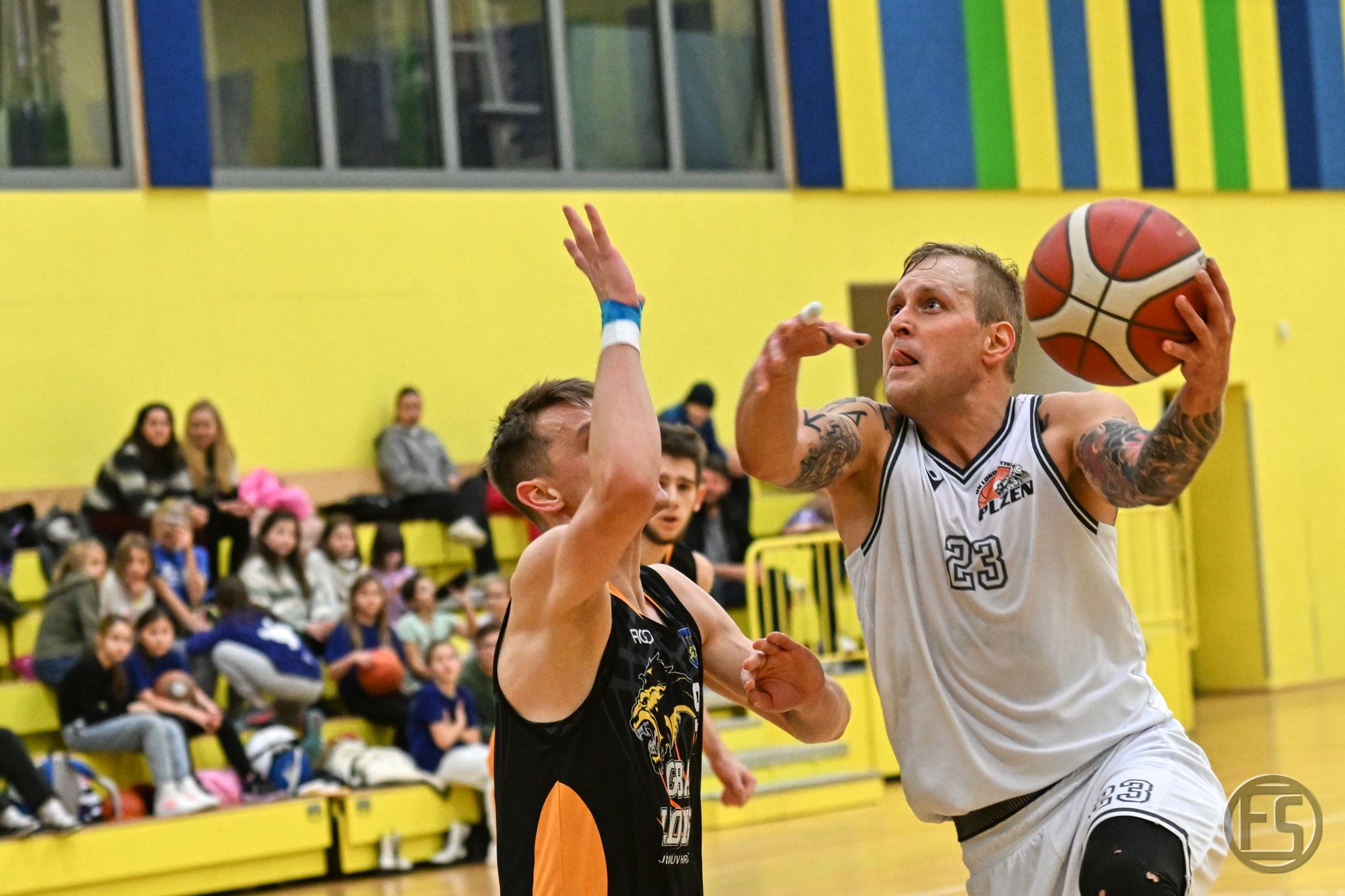 Plzeňští basketbalisté nestačili na Jindřichův Hradec - FOTKY