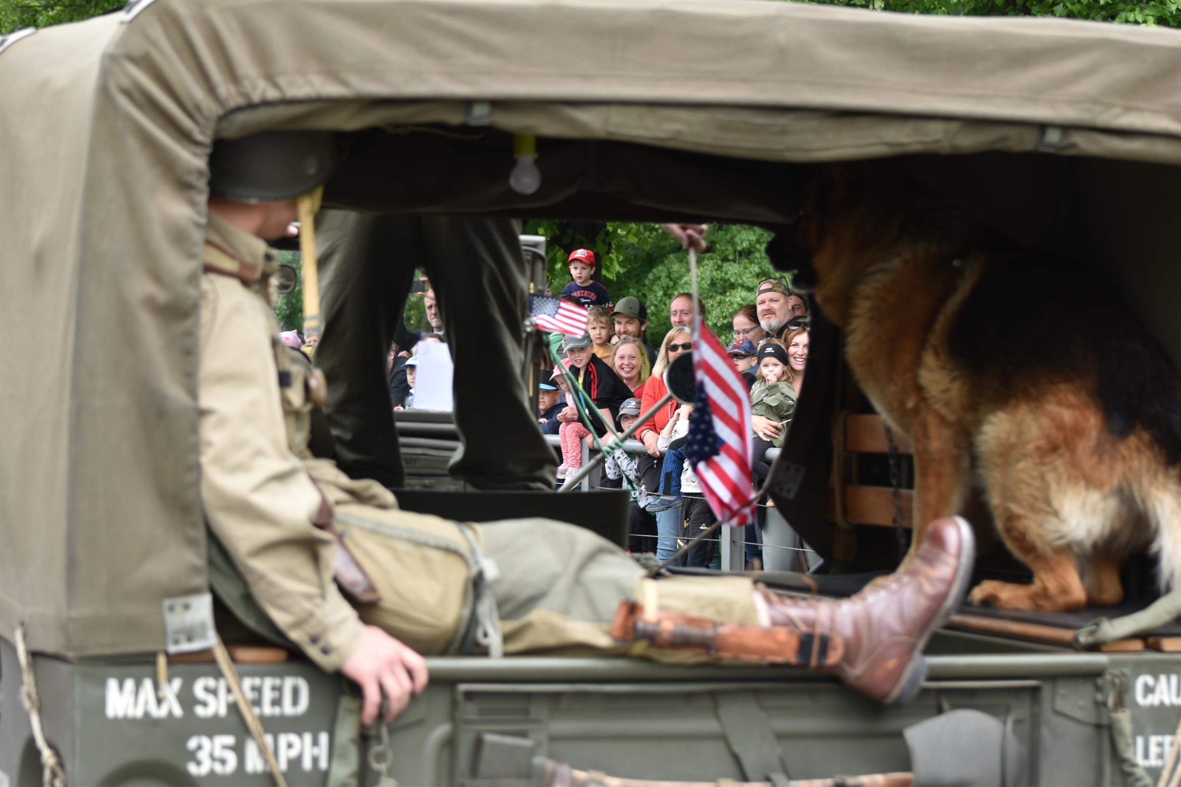 Plzní projel Convoy of Liberty. Nalákal tisíce lidí – FOTKY
