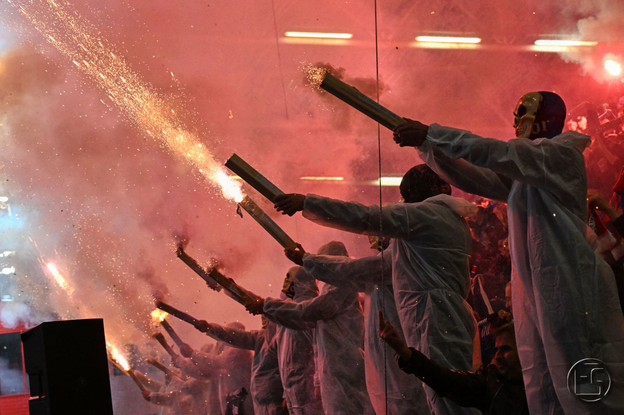 Viktorka míří na horkou půdu do Prahy! Policie po šíleném derby varuje: Agresory už lovíme!