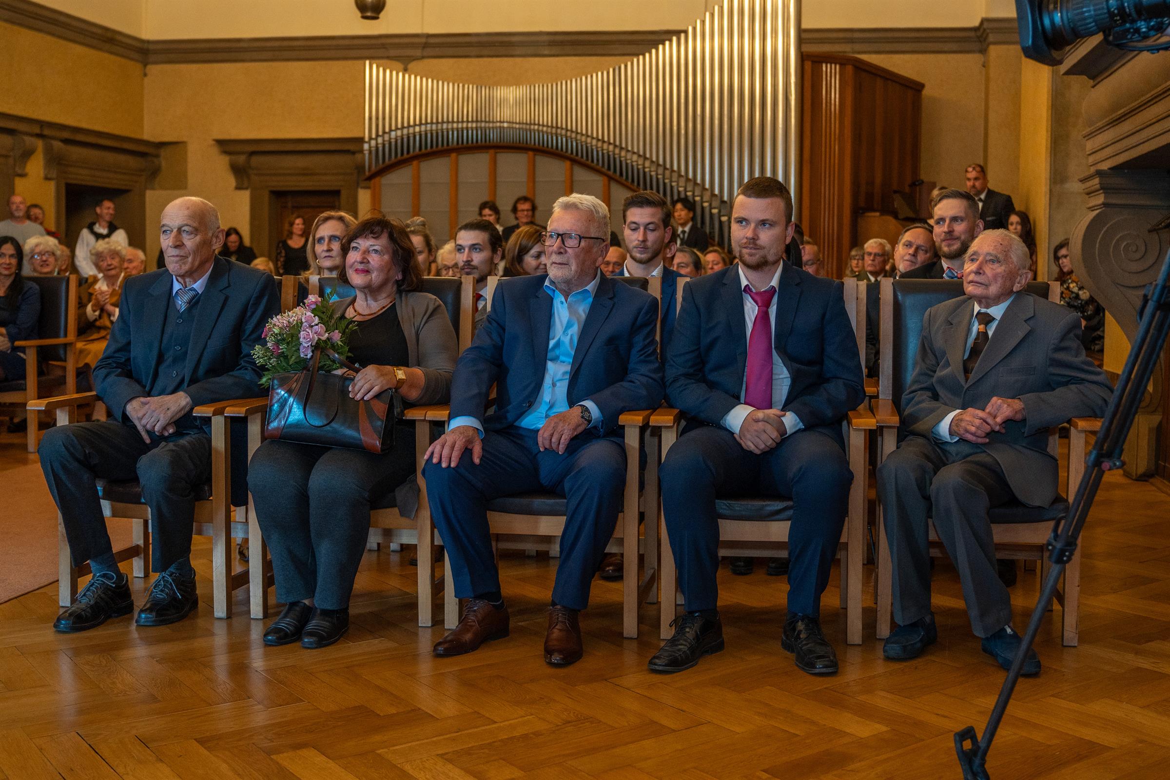Výtvarník Stanislav Bukovský a umělec Karel Pexidr získali Pečeť města Plzně - FOTKY