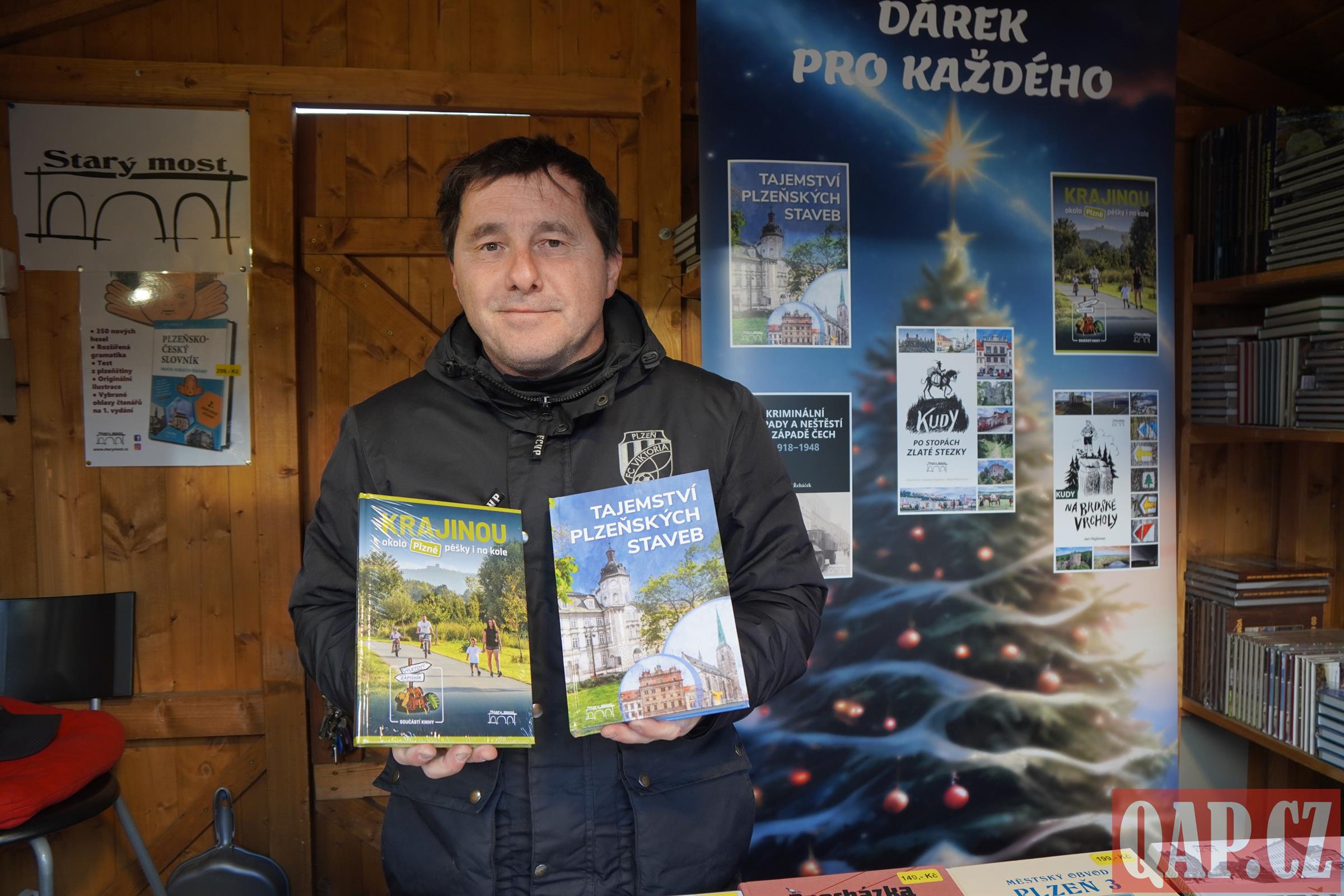 Tip na vánoční dárek! Na Adventních trzích koupíte novinky z nakladatelství Starý most