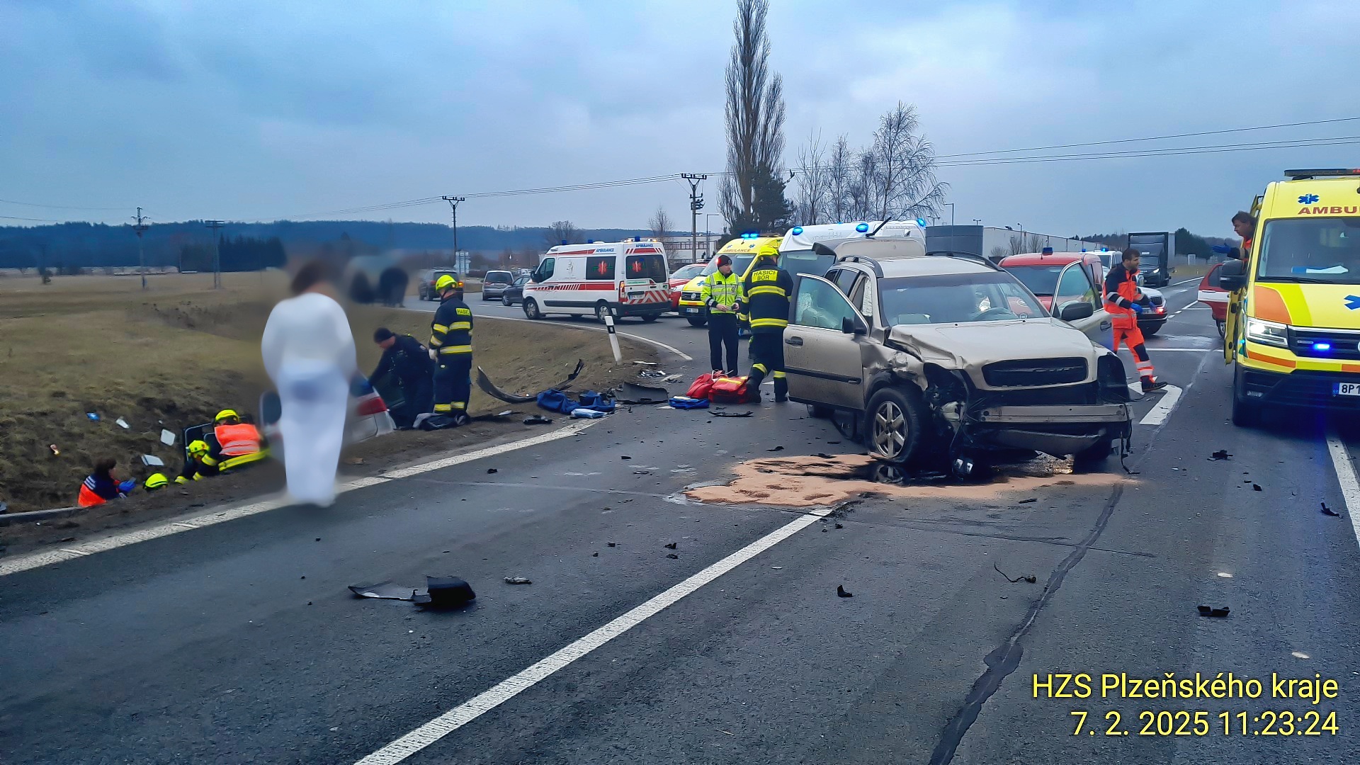 Vážná nehoda u Nové Hospody na Tachovsku si vyžádala sedm zraněných - FOTKY