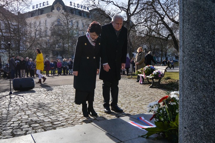 Plzeň si připomněla narození Bedřicha Smetany pietním aktem - FOTKY