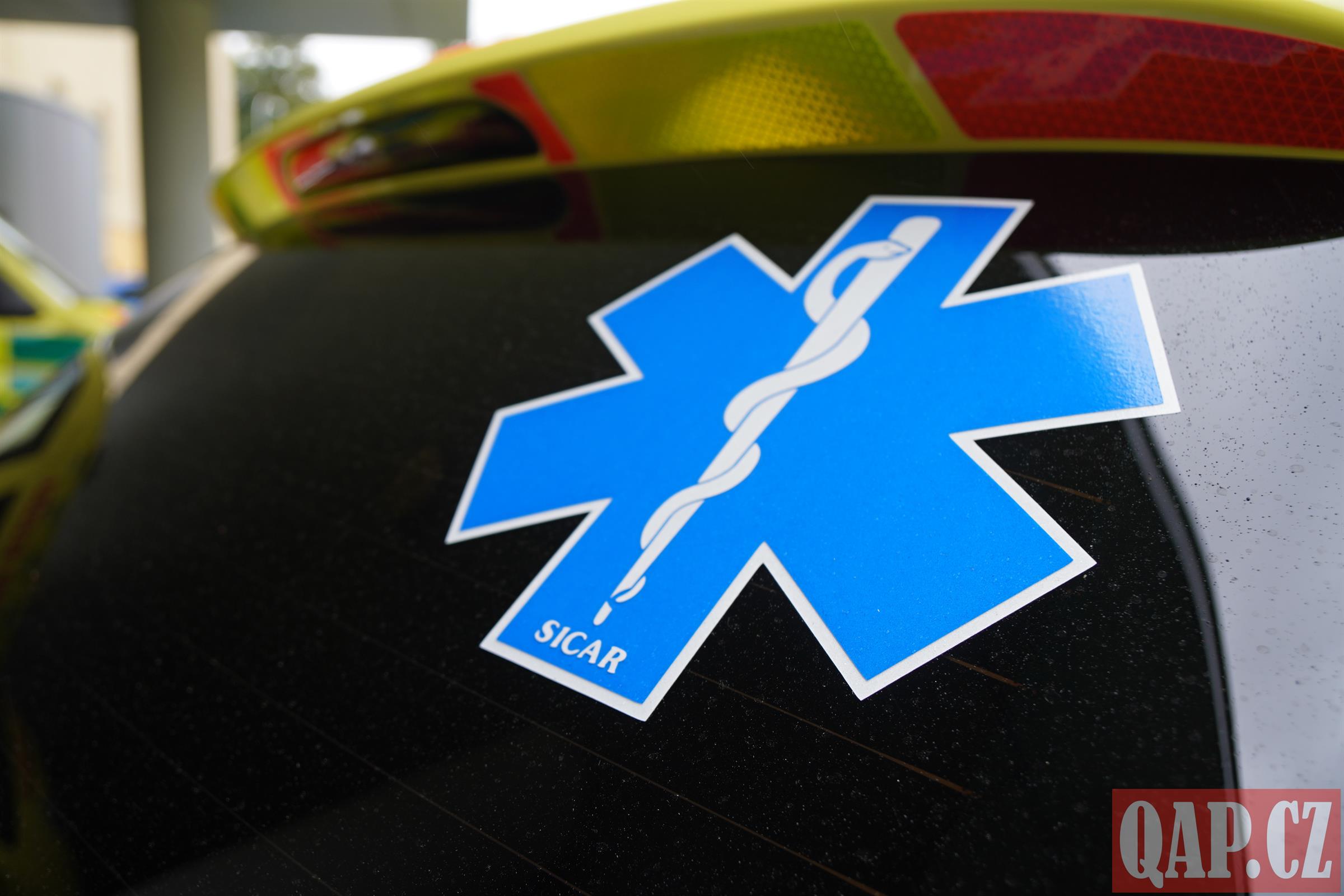 Tragédie na Domažlicku. Mladý motorkář narazil do stromu, na místě zemřel