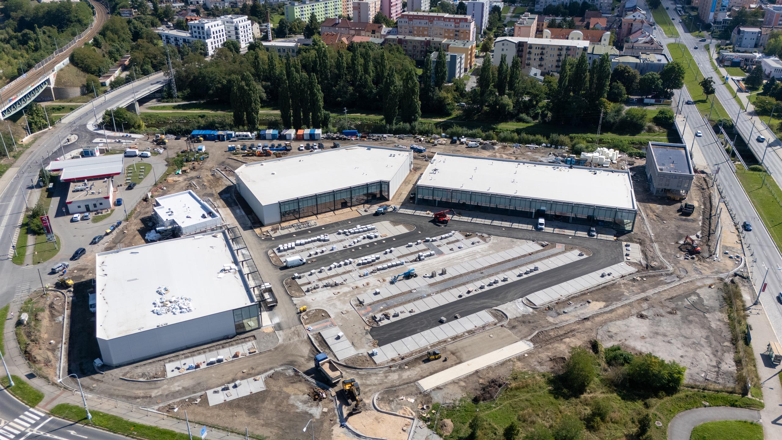 Popeyes i Woolworth míří do Plzně. Otevírá se OC Úslava