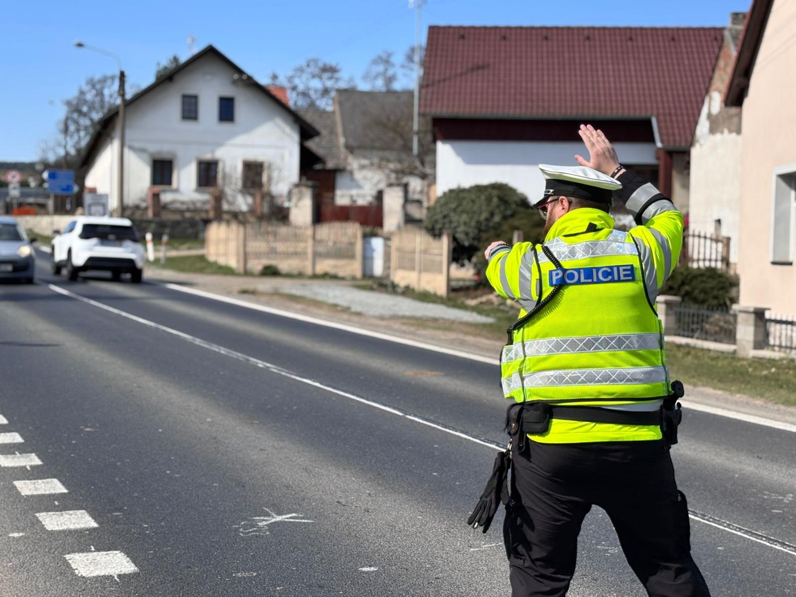 Velikonoce v Plzeňském kraji. Na silnicích padly stovky pokut, 13 řidičů nadýchalo