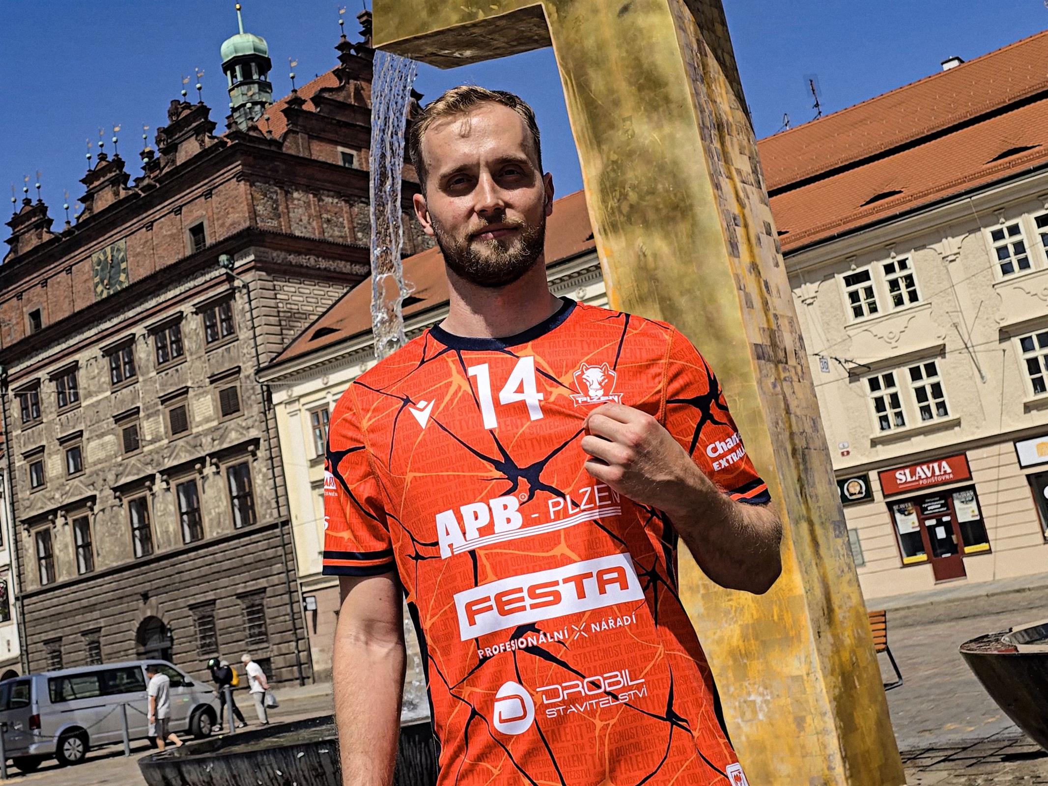 Jak se vám líbí nové dresy plzeňského Talentu? Podívejte se na VIDEO