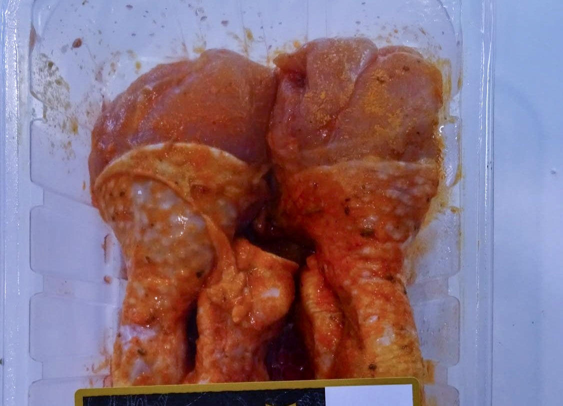 V tomto kuřecím mase byla salmonela! Nemáte ho doma v mrazáku?
