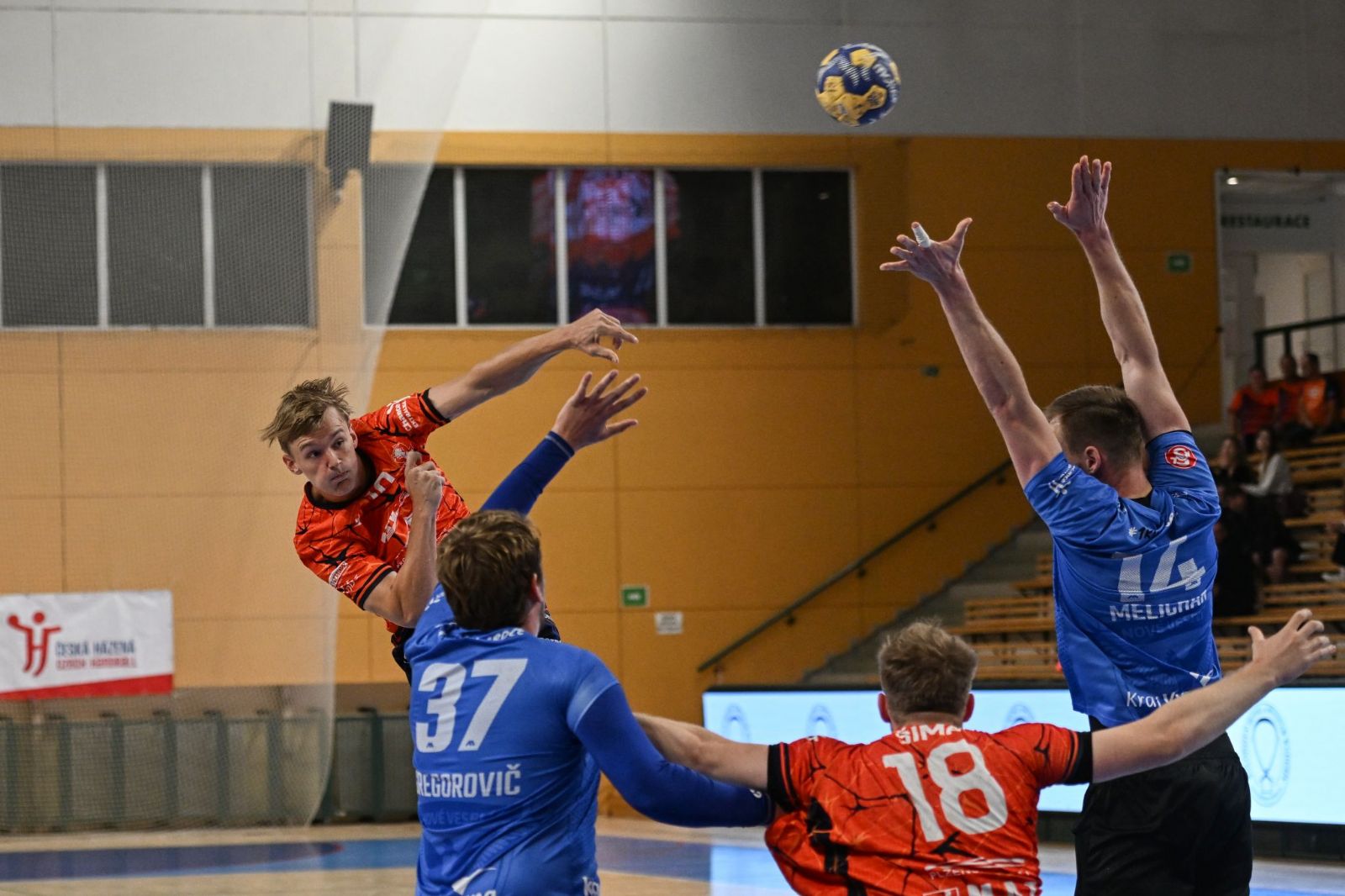 Talent Plzeň zvládl domácí duel. Nové Veselí porazil 29:23 - FOTKY