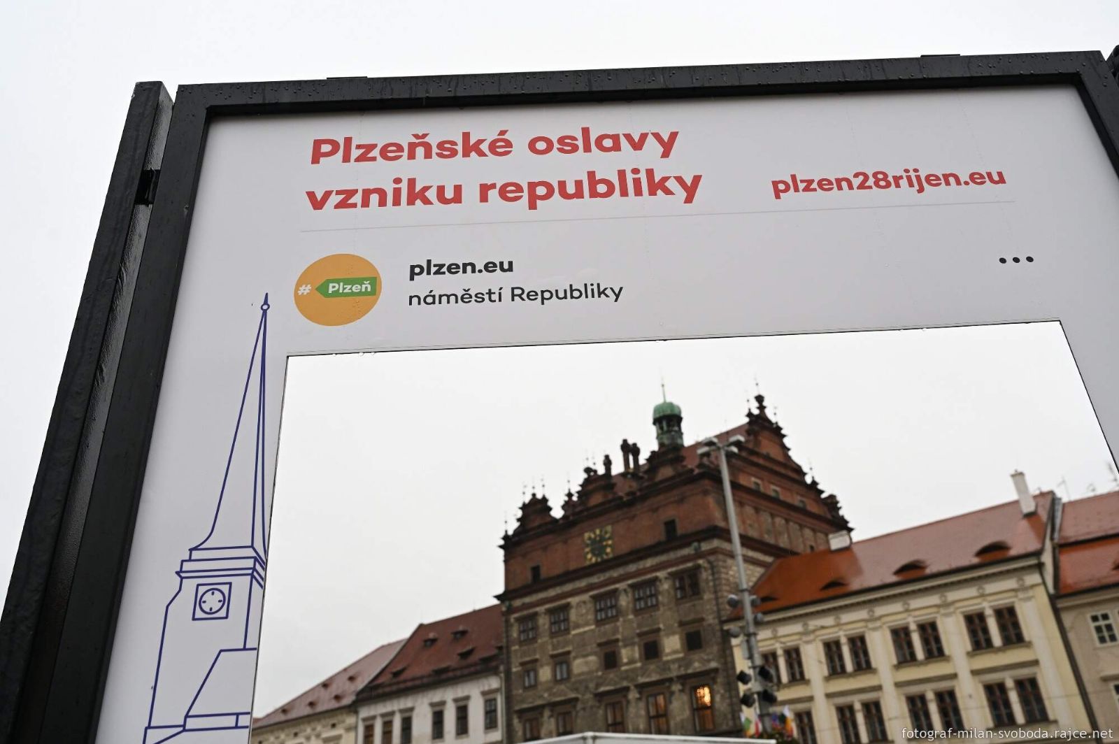 V Plzni probíhají oslavy 28. října. Lidé zaplnili divadla, památky i muzea - FOTKY