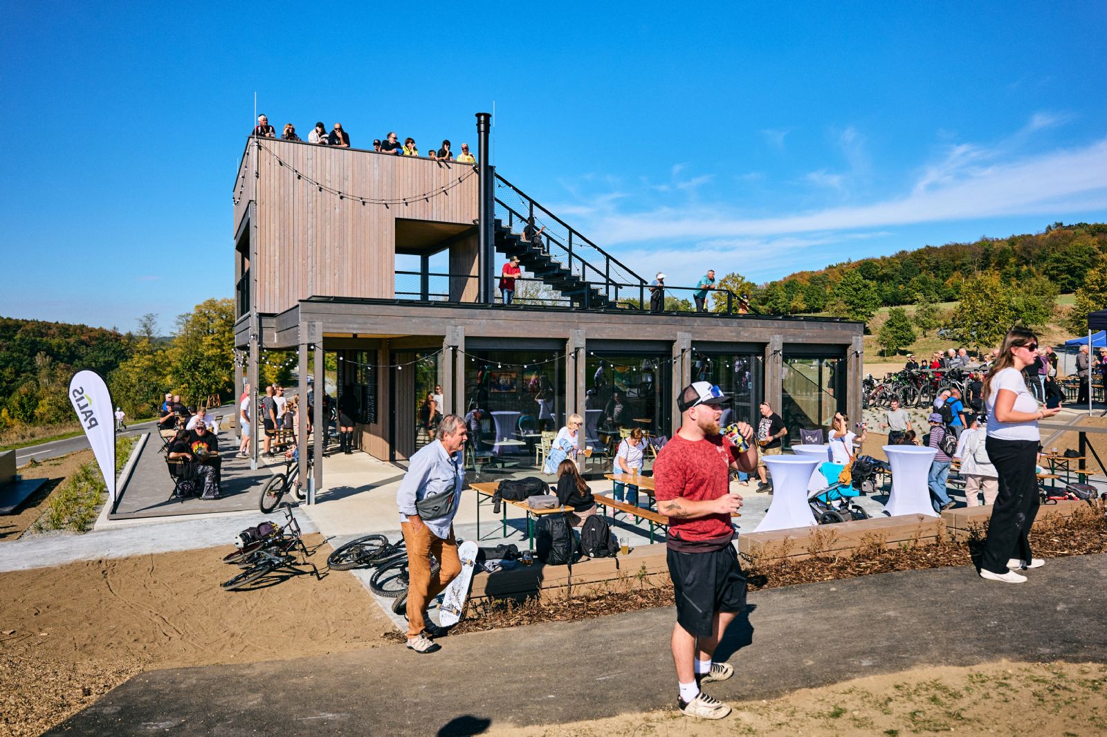 Unikátní Posed v Plzni je otevřen! Nabízí špičkový pumptrack i vyhlídku - FOTO