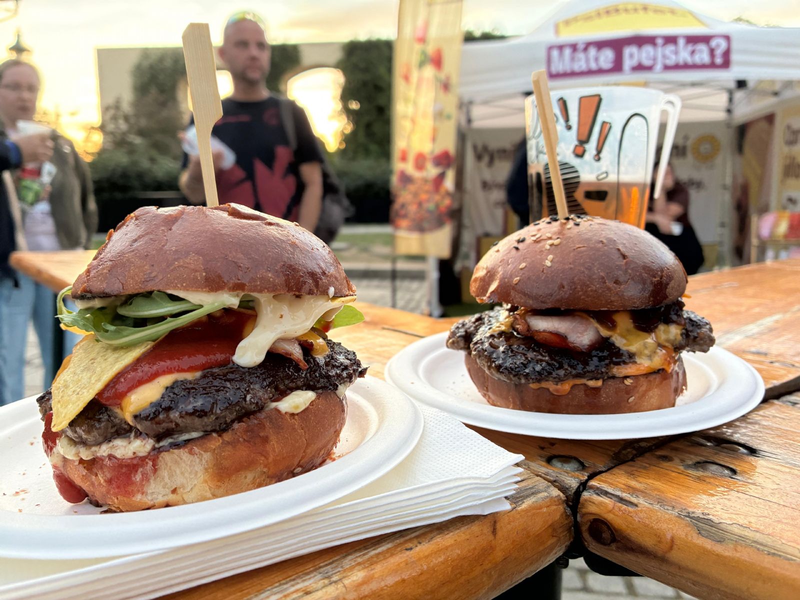 Burgery kam se podíváte. Pivovar hostí festival plný chutí 