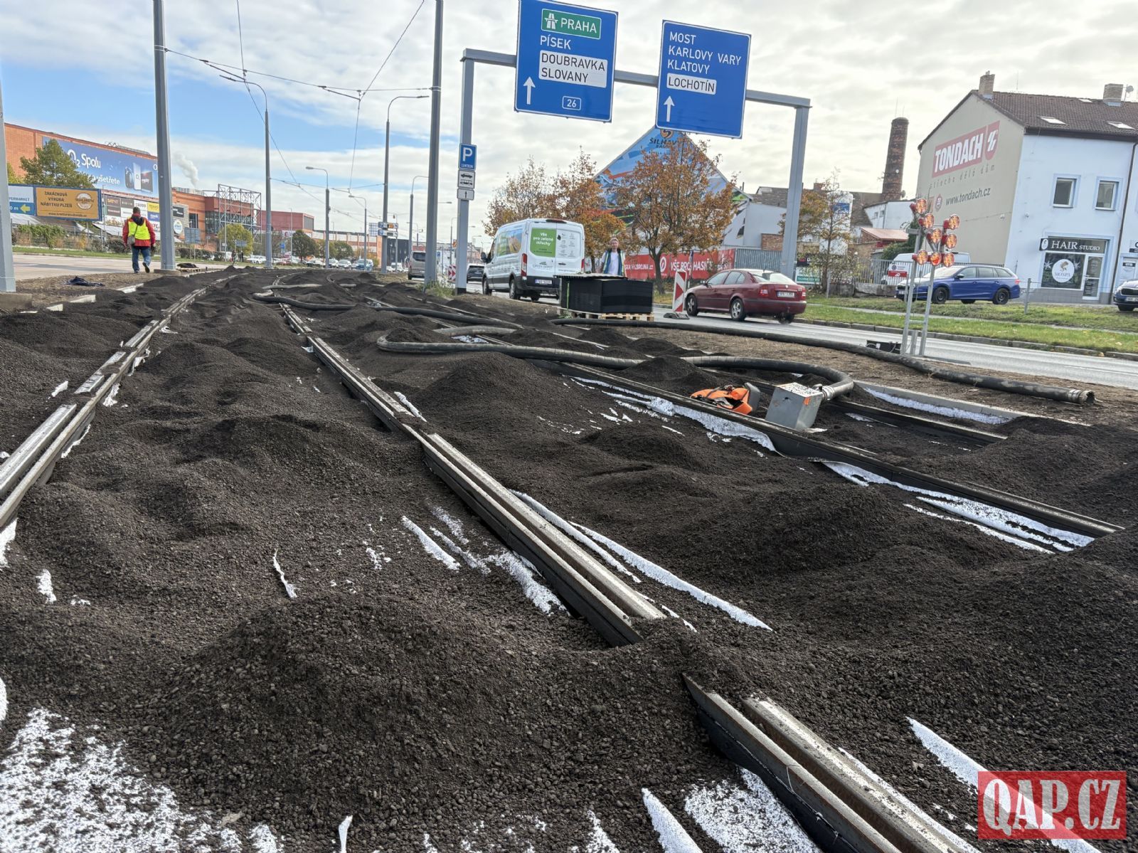 Tramvaje do Skvrňan nejezdí! Práce ve Skvrňanské běží naplno – AKTUÁLNÍ FOTKY 